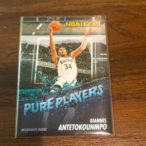 2023 Panini pure players NBA hoops Giannis card